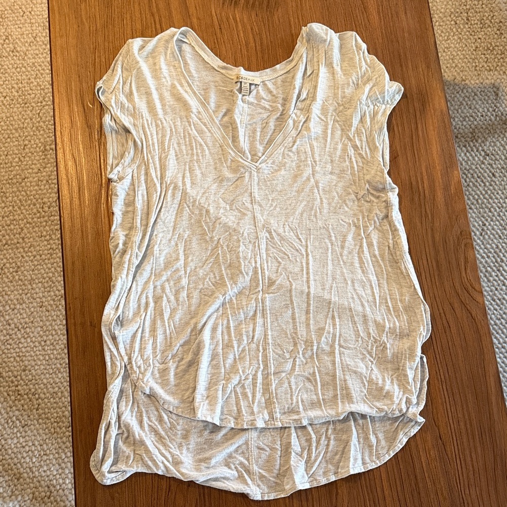 Bordeaux Light Gray V-Neck Short Sleeve Tee